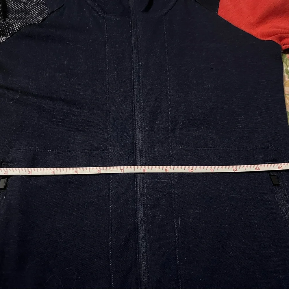 Icebreaker Women's Navy Blue and Red Jacket - Picture 6 of 7